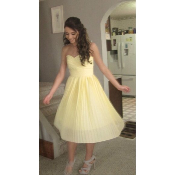 Light Yellow Strapless Corset Dress | Size 2 - Picture 3 of 9